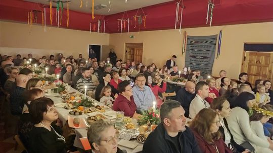 Wesoła kolęda w Gminnym Ośrodku Kultury i Sportu w Hannie [GALERIA ZDJĘĆ]
