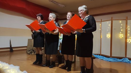 Wesoła kolęda w Gminnym Ośrodku Kultury i Sportu w Hannie [GALERIA ZDJĘĆ]