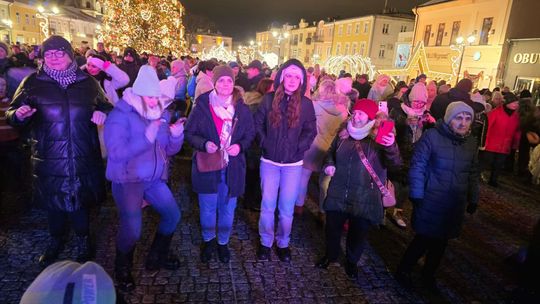 Noworoczna Potańcówka na placu Łuczkowskiego w Chełmie [GALERIA ZDJĘĆ]