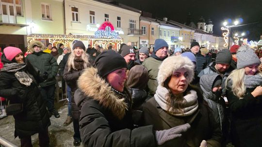 Noworoczna Potańcówka na placu Łuczkowskiego w Chełmie [GALERIA ZDJĘĆ]
