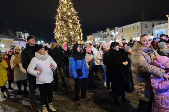 Noworoczna Potańcówka na placu Łuczkowskiego w Chełmie [GALERIA ZDJĘĆ]
