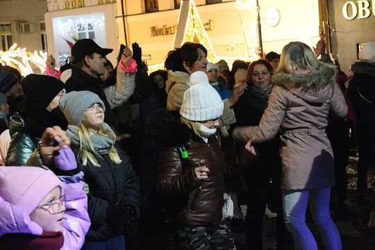 Noworoczna Potańcówka na placu Łuczkowskiego w Chełmie [GALERIA ZDJĘĆ]