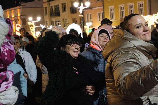 Noworoczna Potańcówka na placu Łuczkowskiego w Chełmie [GALERIA ZDJĘĆ]