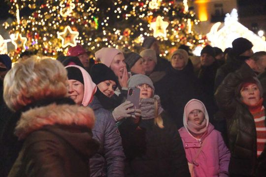 Noworoczna Potańcówka na placu Łuczkowskiego w Chełmie [GALERIA ZDJĘĆ]