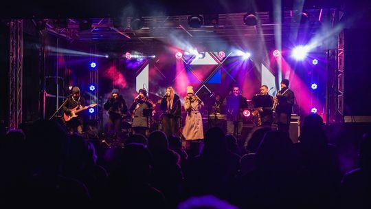 Sylwester z Końca Polski. Noc pełna radości i muzyki we Włodawie [GALERIA ZDJĘĆ]