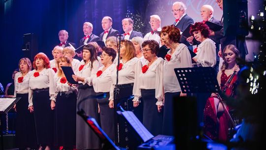 „Kiedy nam do siebie bliżej" - koncert kolęd i pastorałek w Chełmskim Domu Kultury [GALERIA ZDJĘĆ]