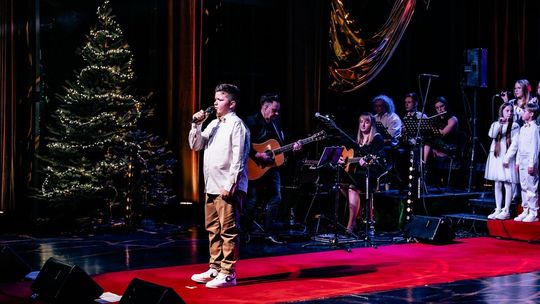 „Kiedy nam do siebie bliżej" - koncert kolęd i pastorałek w Chełmskim Domu Kultury [GALERIA ZDJĘĆ]