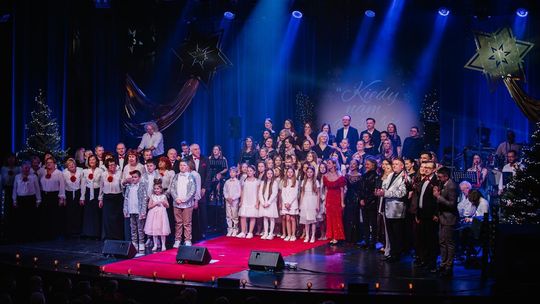 „Kiedy nam do siebie bliżej" - koncert kolęd i pastorałek w Chełmskim Domu Kultury [GALERIA ZDJĘĆ]