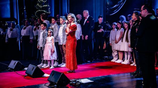 „Kiedy nam do siebie bliżej" - koncert kolęd i pastorałek w Chełmskim Domu Kultury [GALERIA ZDJĘĆ]