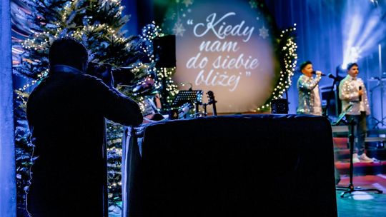 „Kiedy nam do siebie bliżej" - koncert kolęd i pastorałek w Chełmskim Domu Kultury [GALERIA ZDJĘĆ]