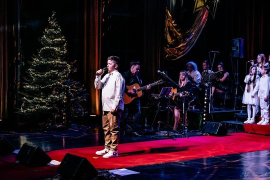„Kiedy nam do siebie bliżej" - koncert kolęd i pastorałek w Chełmskim Domu Kultury [GALERIA ZDJĘĆ]