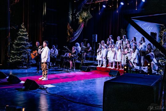 „Kiedy nam do siebie bliżej" - koncert kolęd i pastorałek w Chełmskim Domu Kultury [GALERIA ZDJĘĆ]