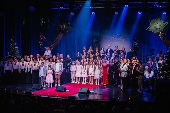 „Kiedy nam do siebie bliżej" - koncert kolęd i pastorałek w Chełmskim Domu Kultury [GALERIA ZDJĘĆ]