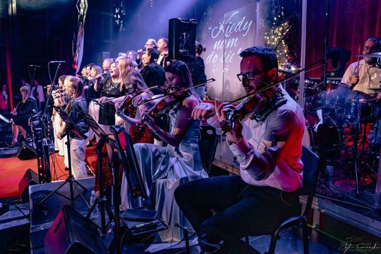 „Kiedy nam do siebie bliżej" - koncert kolęd i pastorałek w Chełmskim Domu Kultury [GALERIA ZDJĘĆ]