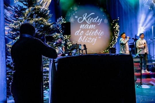 „Kiedy nam do siebie bliżej" - koncert kolęd i pastorałek w Chełmskim Domu Kultury [GALERIA ZDJĘĆ]