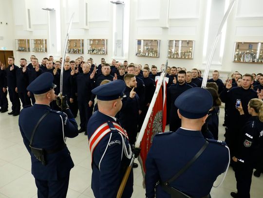 Ponad 100 nowych funkcjonariuszy w szeregach lubelskiej policji [GALERIA ZDJĘĆ]