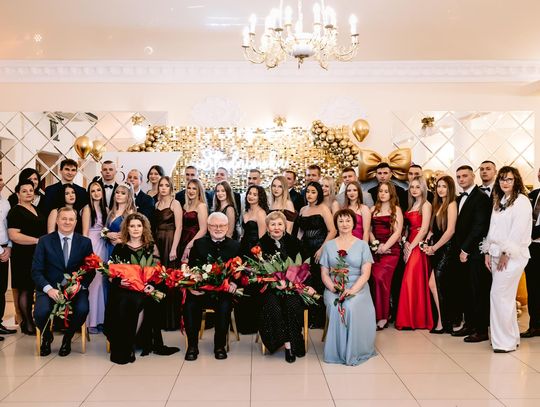 Studniówka w Liceum Ogólnokształcącym w Dubience [GALERIA ZDJĘĆ]