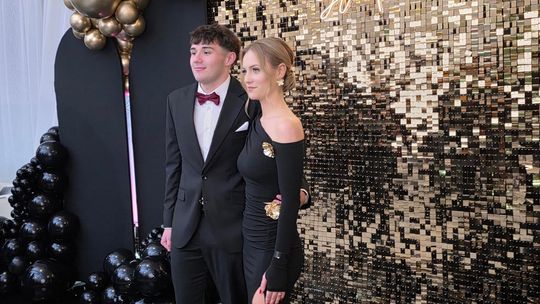 CZAR PAR! Studniówka w I Liceum Ogólnokształcącym w Chełmie [GALERIA ZDJĘĆ]