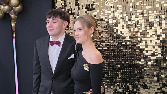 CZAR PAR! Studniówka w I Liceum Ogólnokształcącym w Chełmie [GALERIA ZDJĘĆ]