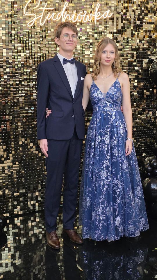 CZAR PAR! Studniówka w I Liceum Ogólnokształcącym w Chełmie [GALERIA ZDJĘĆ]