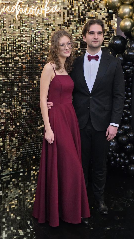 CZAR PAR! Studniówka w I Liceum Ogólnokształcącym w Chełmie [GALERIA ZDJĘĆ]