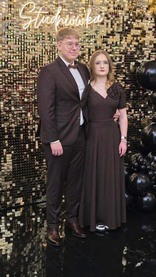 CZAR PAR! Studniówka w I Liceum Ogólnokształcącym w Chełmie [GALERIA ZDJĘĆ]