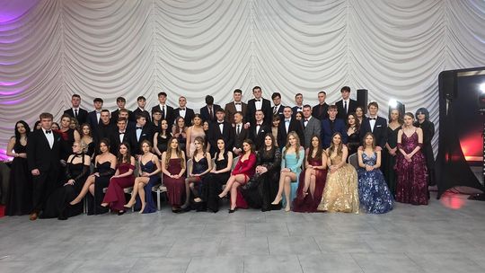 CZAR PAR! Studniówka w I Liceum Ogólnokształcącym w Chełmie [GALERIA ZDJĘĆ]