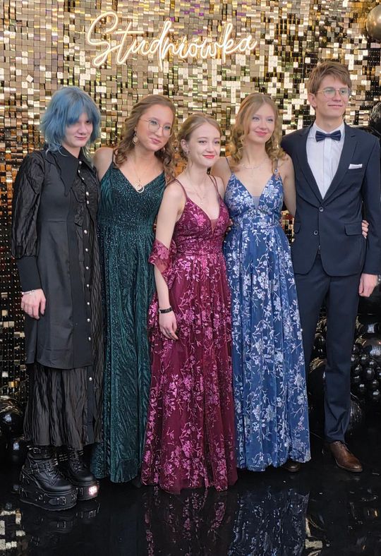 CZAR PAR! Studniówka w I Liceum Ogólnokształcącym w Chełmie [GALERIA ZDJĘĆ]