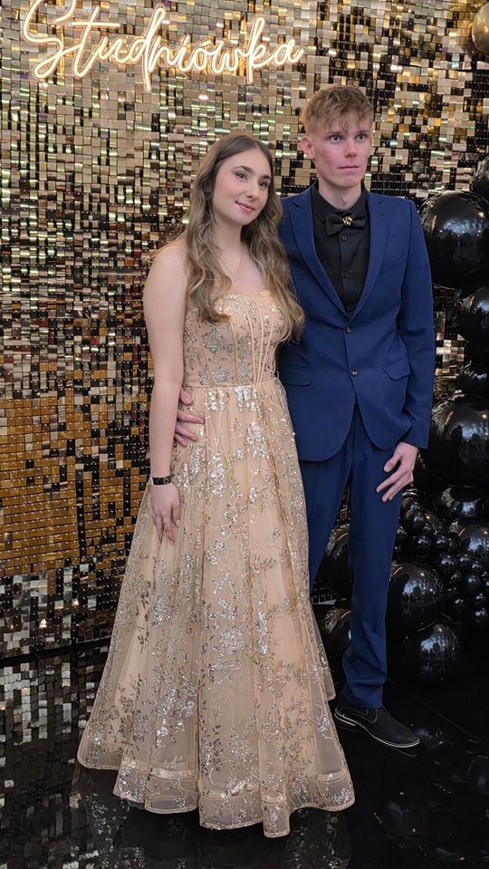 CZAR PAR! Studniówka w I Liceum Ogólnokształcącym w Chełmie [GALERIA ZDJĘĆ]