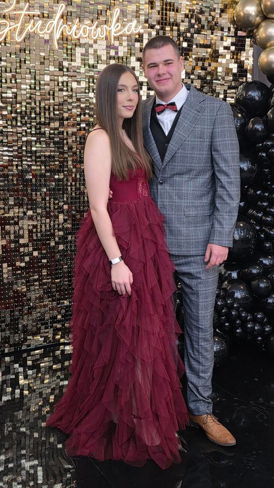 CZAR PAR! Studniówka w I Liceum Ogólnokształcącym w Chełmie [GALERIA ZDJĘĆ]