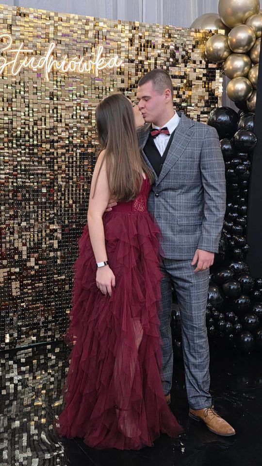 CZAR PAR! Studniówka w I Liceum Ogólnokształcącym w Chełmie [GALERIA ZDJĘĆ]