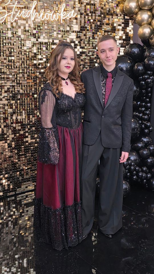 CZAR PAR! Studniówka w I Liceum Ogólnokształcącym w Chełmie [GALERIA ZDJĘĆ]