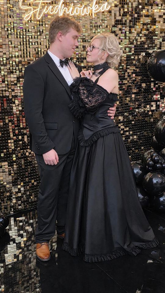 CZAR PAR! Studniówka w I Liceum Ogólnokształcącym w Chełmie [GALERIA ZDJĘĆ]