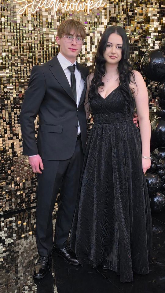 CZAR PAR! Studniówka w I Liceum Ogólnokształcącym w Chełmie [GALERIA ZDJĘĆ]