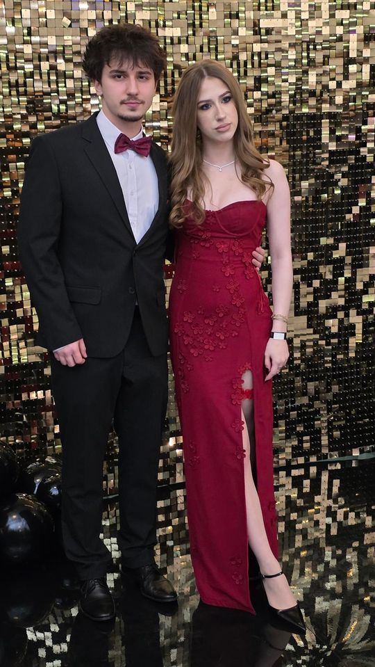 CZAR PAR! Studniówka w I Liceum Ogólnokształcącym w Chełmie [GALERIA ZDJĘĆ]