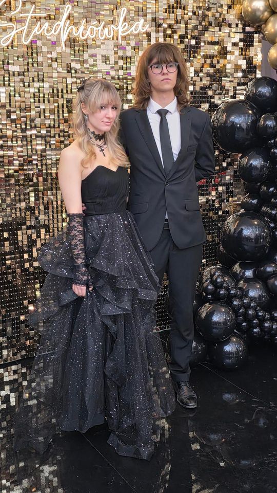 CZAR PAR! Studniówka w I Liceum Ogólnokształcącym w Chełmie [GALERIA ZDJĘĆ]