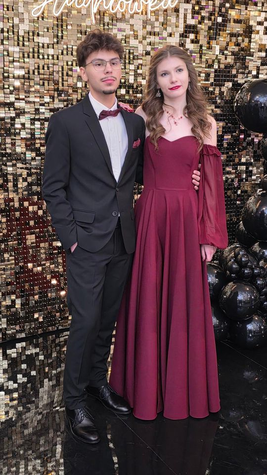 CZAR PAR! Studniówka w I Liceum Ogólnokształcącym w Chełmie [GALERIA ZDJĘĆ]