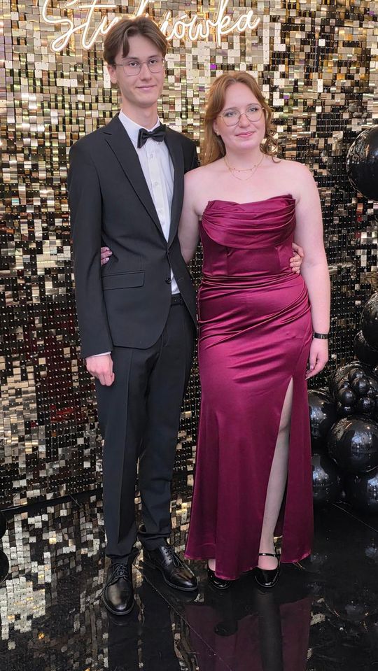 CZAR PAR! Studniówka w I Liceum Ogólnokształcącym w Chełmie [GALERIA ZDJĘĆ]