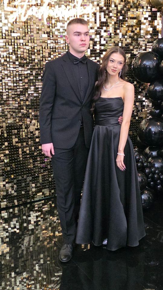 CZAR PAR! Studniówka w I Liceum Ogólnokształcącym w Chełmie [GALERIA ZDJĘĆ]