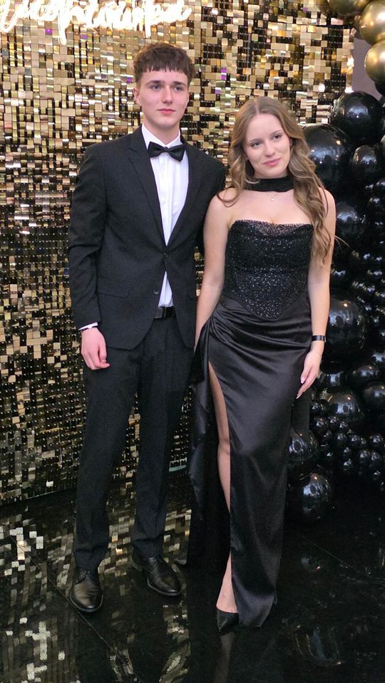 CZAR PAR! Studniówka w I Liceum Ogólnokształcącym w Chełmie [GALERIA ZDJĘĆ]