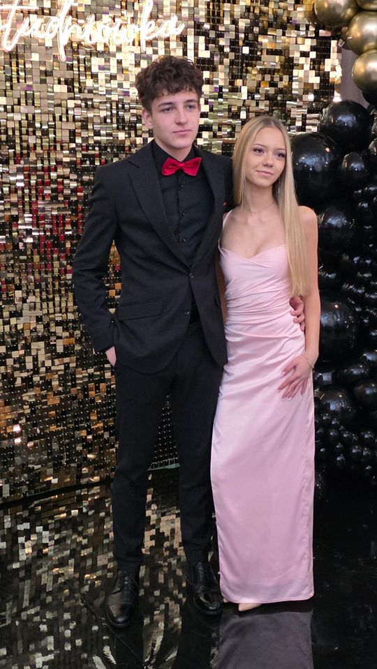 CZAR PAR! Studniówka w I Liceum Ogólnokształcącym w Chełmie [GALERIA ZDJĘĆ]