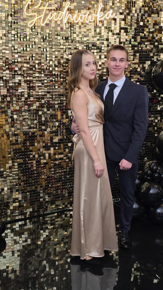 CZAR PAR! Studniówka w I Liceum Ogólnokształcącym w Chełmie [GALERIA ZDJĘĆ]