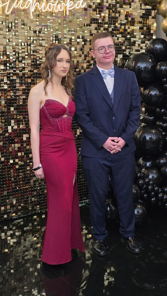 CZAR PAR! Studniówka w I Liceum Ogólnokształcącym w Chełmie [GALERIA ZDJĘĆ]