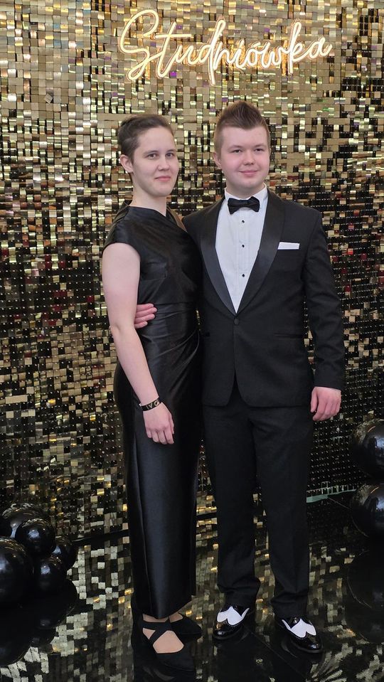 CZAR PAR! Studniówka w I Liceum Ogólnokształcącym w Chełmie [GALERIA ZDJĘĆ]