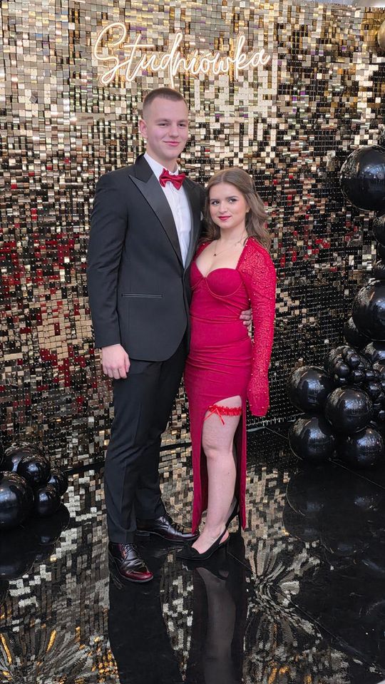 CZAR PAR! Studniówka w I Liceum Ogólnokształcącym w Chełmie [GALERIA ZDJĘĆ]