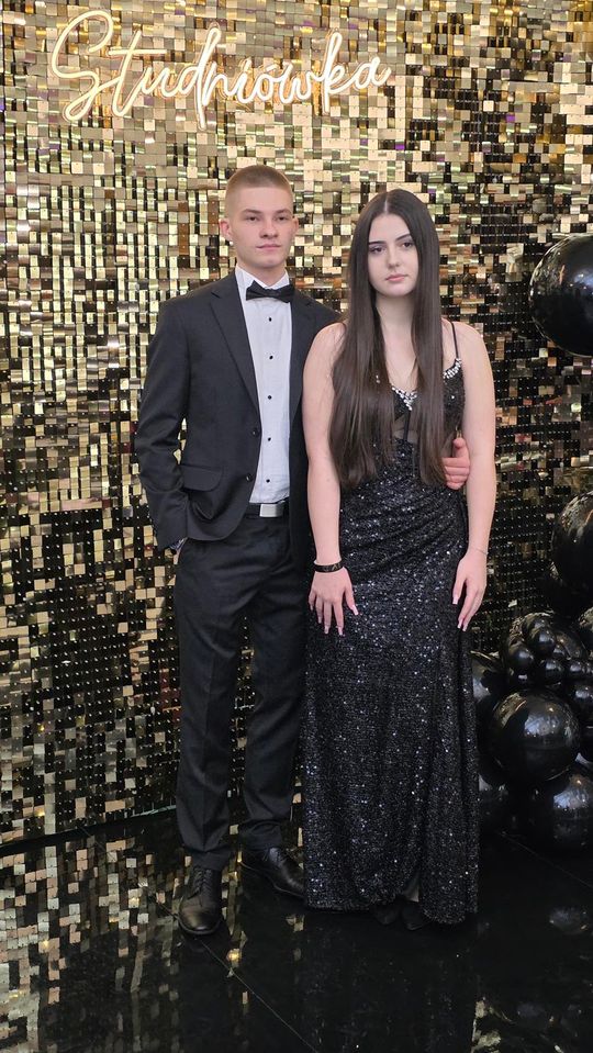 CZAR PAR! Studniówka w I Liceum Ogólnokształcącym w Chełmie [GALERIA ZDJĘĆ]