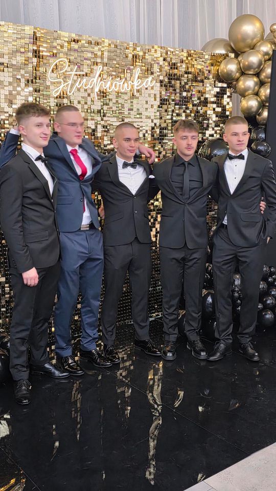 CZAR PAR! Studniówka w I Liceum Ogólnokształcącym w Chełmie [GALERIA ZDJĘĆ]