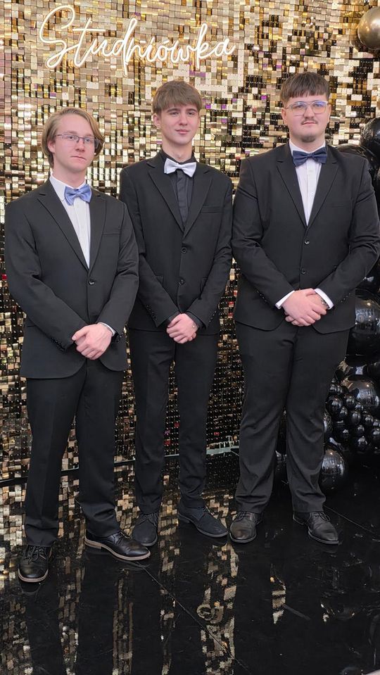 CZAR PAR! Studniówka w I Liceum Ogólnokształcącym w Chełmie [GALERIA ZDJĘĆ]