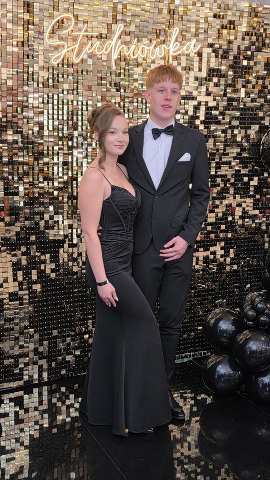 CZAR PAR! Studniówka w I Liceum Ogólnokształcącym w Chełmie [GALERIA ZDJĘĆ]