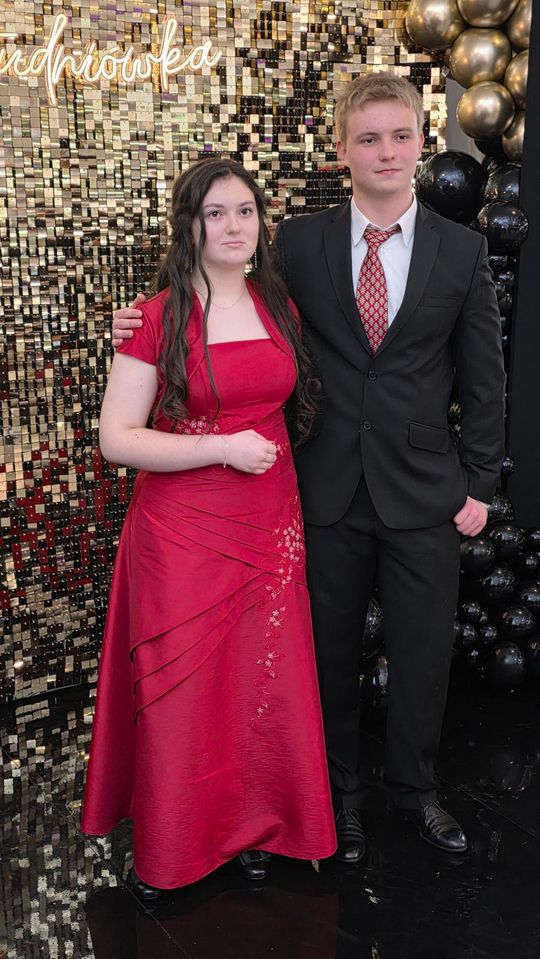 CZAR PAR! Studniówka w I Liceum Ogólnokształcącym w Chełmie [GALERIA ZDJĘĆ]